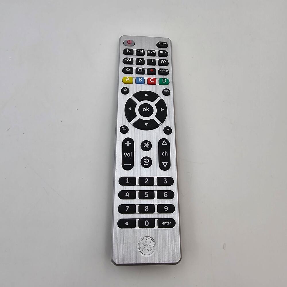 GE UltraPro Universal Remote Control for 4 device Model # 33709 Excellent Clean